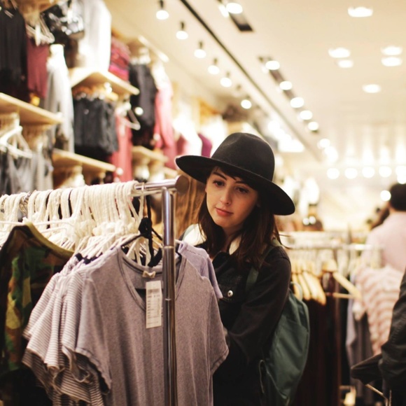 Meet your Posher, Jess - Picture 2 of 4